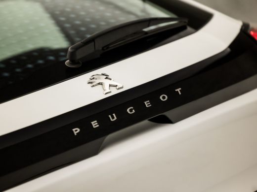 Peugeot 208 1.2 PureTech Sport (APPLE CARPLAY, GROOT NAVI, LED KOPLAMPEN, SPORTSTOELEN, LANE ASSIST, CRUISE, ... ActivLease financial lease