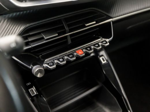 Peugeot 208 1.2 PureTech Sport (APPLE CARPLAY, GROOT NAVI, LED KOPLAMPEN, SPORTSTOELEN, LANE ASSIST, CRUISE, ... ActivLease financial lease