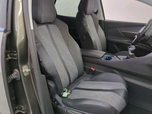 Peugeot 3008 1.2 PureTech Blue Lease Premium ActivLease financial lease