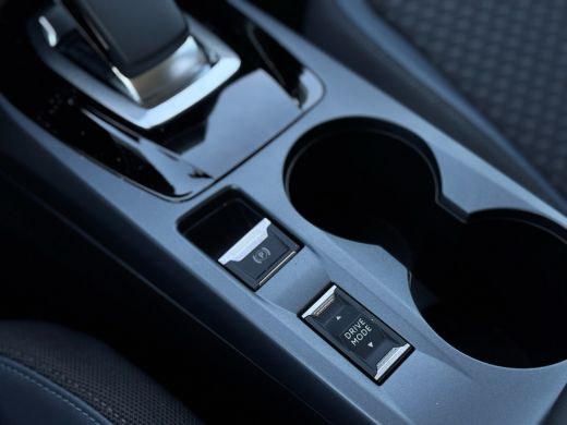 Peugeot e-2008 Peugeot EV Allure 50 kWh BOM vol: | Airco Auto | Stoelverwarming | Keyless entery & Start | Camer... ActivLease financial lease