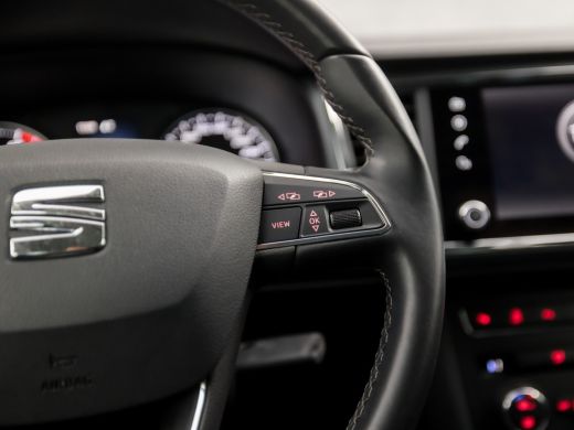 Seat Ateca 1.0 EcoTSI Sport (APPLE CARPLAY, GROOT NAVI, CAMERA, CLIMATE, DAB+, SPORTSTOELEN, LED KOPLAMPEN, ... ActivLease financial lease