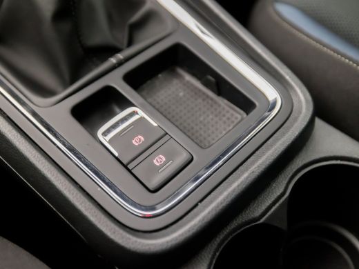 Seat Ateca 1.0 EcoTSI Sport (APPLE CARPLAY, GROOT NAVI, CAMERA, CLIMATE, DAB+, SPORTSTOELEN, LED KOPLAMPEN, ... ActivLease financial lease