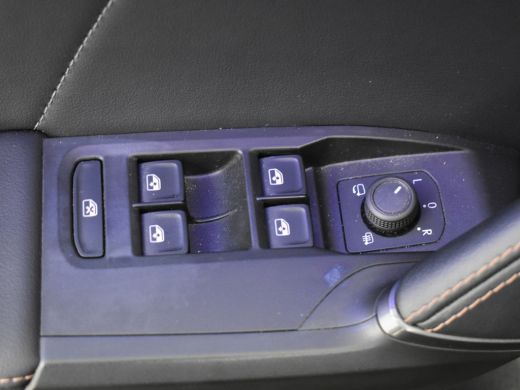 Seat Formentor 1.4 e-Hybrid VZ Performance 245pk | Keyless | Park assist | Adaptief cruise control | Navigatie |... ActivLease financial lease