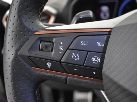 Seat Formentor 1.4 e-Hybrid VZ Performance 245pk | Keyless | Park assist | Adaptief cruise control | Navigatie |... ActivLease financial lease