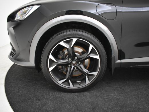 Seat Formentor 1.4 e-Hybrid VZ Performance 245pk | Keyless | Park assist | Adaptief cruise control | Navigatie |... ActivLease financial lease