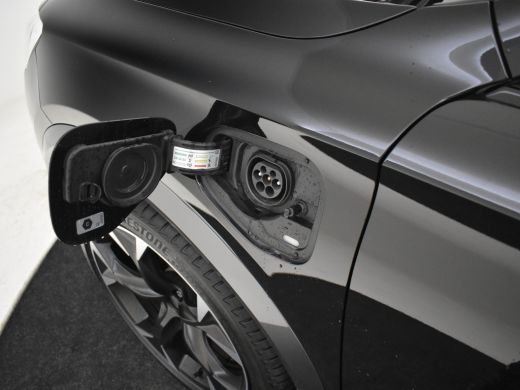 Seat Formentor 1.4 e-Hybrid VZ Performance 245pk | Keyless | Park assist | Adaptief cruise control | Navigatie |... ActivLease financial lease