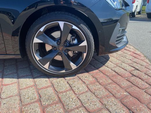 Seat Leon Sportstourer 1.5 TSI e-Hybrid Business | PHEV | 204Pk | Trekhaak | A-Camera | ActivLease financial lease