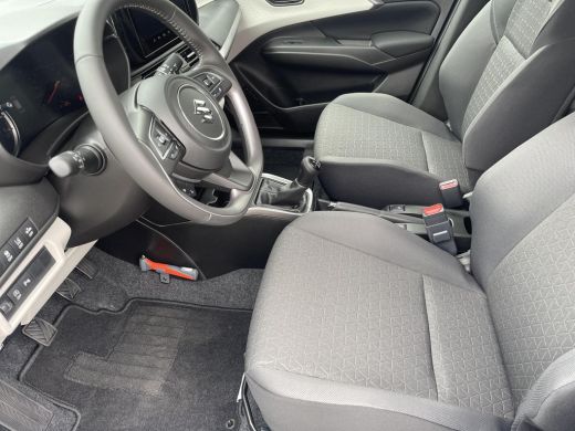 Suzuki Swift 1.2 Style Smart Hybrid DEMO AUTO | Airconditioning | Stoelverwarming voor | Parkeersensoren achte... ActivLease financial lease