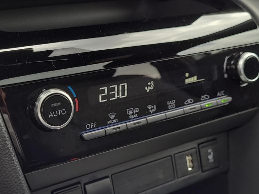 Toyota Yaris Cross 1.5 Hybrid Executive | Panorama dak | Apple CarPlay | Elektr. klep | Rijklaarprijs incl. garantie | ActivLease financial lease