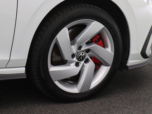 Volkswagen Golf 1.4 eHybrid GTE Full led, trekhaak, adaptive cruise met travel assist, keyless, led mistlampen, s... ActivLease financial lease