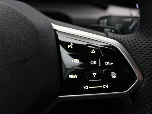 Volkswagen Golf 1.4 eHybrid GTE Full led, trekhaak, adaptive cruise met travel assist, keyless, led mistlampen, s... ActivLease financial lease