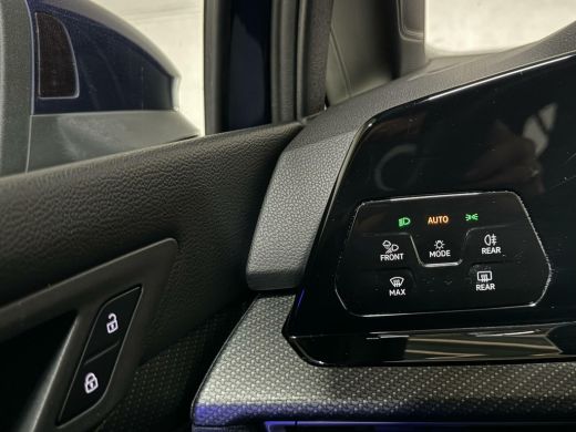 Volkswagen Golf 1.5 eTSI 3x R-Line Virtual CarPlay Sfeerver. ActivLease financial lease