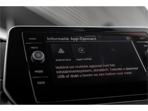 Volkswagen T-Cross 1.0 TSI R-Line 116pk DSG | Carplay | Stoelverwarming | Camera ActivLease financial lease
