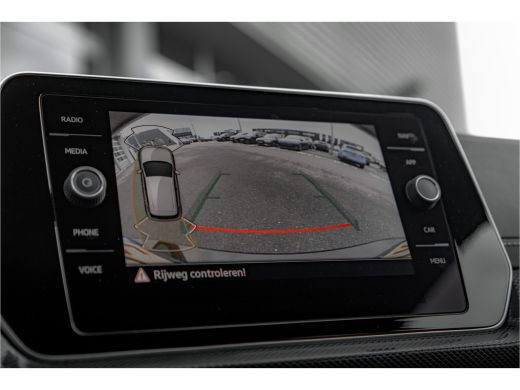 Volkswagen T-Cross 1.0 TSI R-Line 116pk DSG | Carplay | Stoelverwarming | Camera ActivLease financial lease
