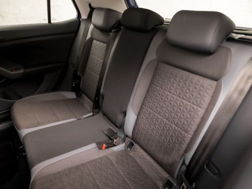 Volkswagen T-Cross 1.0 TSI Sport (VIRTUAL COCKPIT, APPLE CARPLAY, GROOT NAVI, STOELVERWARMING, CLIMATE, SPORTSTOELEN... ActivLease financial lease