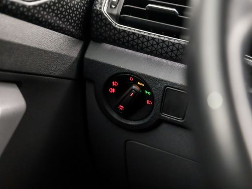Volkswagen T-Cross 1.0 TSI Sport (VIRTUAL COCKPIT, APPLE CARPLAY, GROOT NAVI, STOELVERWARMING, CLIMATE, SPORTSTOELEN... ActivLease financial lease