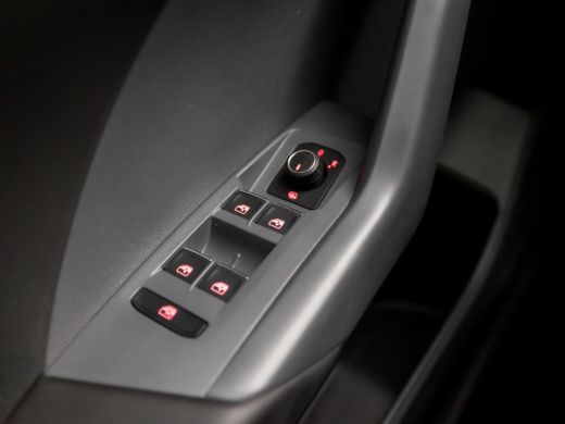 Volkswagen T-Cross 1.0 TSI Sport (VIRTUAL COCKPIT, APPLE CARPLAY, GROOT NAVI, STOELVERWARMING, CLIMATE, SPORTSTOELEN... ActivLease financial lease