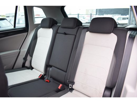 Volkswagen Tiguan 1.4 TSI eHybrid Business+ | Apple CarPlay | Pano | Virtual | ACC ActivLease financial lease