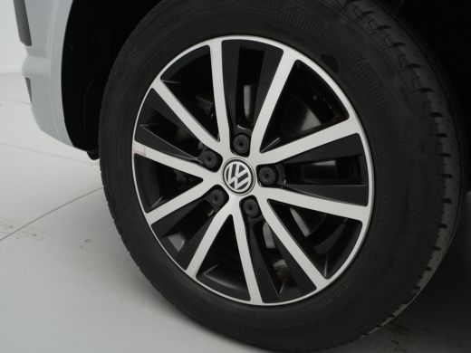 Volkswagen Transporter 2.0 TDI L2H1 DC Highline Navigatie Trekhaak Voorruitverwarming Acc ActivLease financial lease