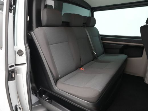 Volkswagen Transporter 2.0 TDI L2H1 DC Highline Navigatie Trekhaak Voorruitverwarming Acc ActivLease financial lease