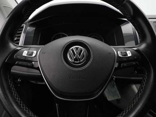 Volkswagen Transporter 2.0 TDI L2H1 DC Highline Navigatie Trekhaak Voorruitverwarming Acc ActivLease financial lease