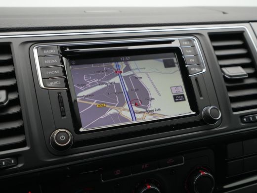 Volkswagen Transporter 2.0 TDI L2H1 DC Highline Navigatie Trekhaak Voorruitverwarming Acc ActivLease financial lease