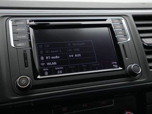 Volkswagen Transporter 2.0 TDI L2H1 DC Highline Navigatie Trekhaak Voorruitverwarming Acc ActivLease financial lease