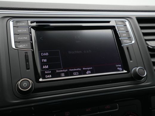 Volkswagen Transporter 2.0 TDI L2H1 DC Highline Navigatie Trekhaak Voorruitverwarming Acc ActivLease financial lease