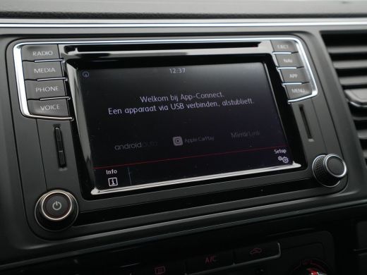 Volkswagen Transporter 2.0 TDI L2H1 DC Highline Navigatie Trekhaak Voorruitverwarming Acc ActivLease financial lease