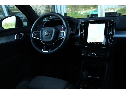 Volvo  XC40 B4 Plus Dark | Adaptive Cruise | Stuur/Stoelverwarming | Harman/Kardon | Trekhaak ActivLease financial lease