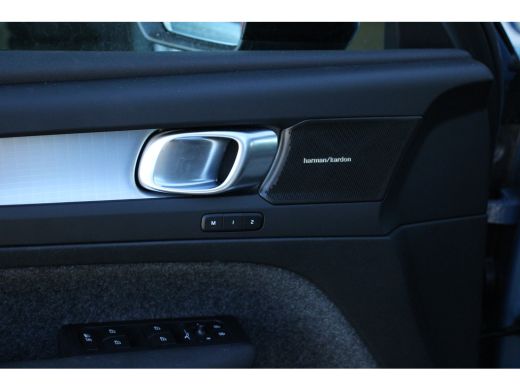 Volvo  XC40 B4 Plus Dark | Adaptive Cruise | Stuur/Stoelverwarming | Harman/Kardon | Trekhaak ActivLease financial lease