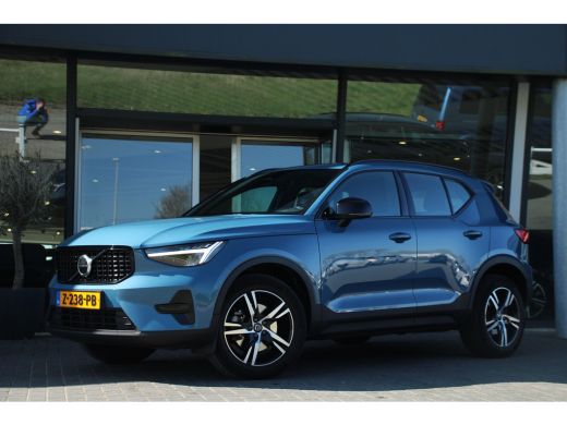 Volvo  XC40 B4 Plus Dark | Adaptive Cruise | Stuur/Stoelverwarming | Harman/Kardon | Trekhaak ActivLease financial lease