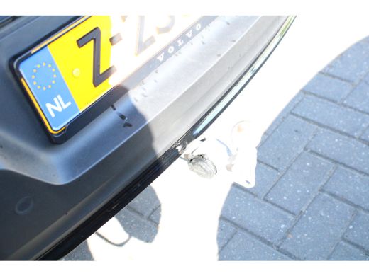 Volvo  XC40 B4 Plus Dark | Adaptive Cruise | Stuur/Stoelverwarming | Harman/Kardon | Trekhaak ActivLease financial lease