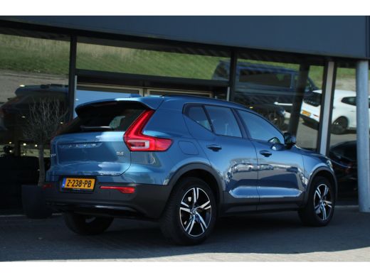Volvo  XC40 B4 Plus Dark | Adaptive Cruise | Stuur/Stoelverwarming | Harman/Kardon | Trekhaak ActivLease financial lease