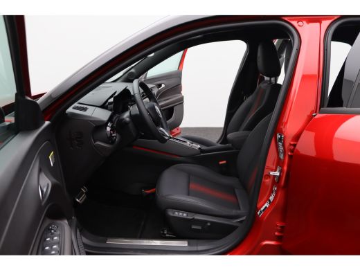 Alfa Romeo Junior Elettrica Speciale 54 kWh | Achteruitrijcamera | Airco (automatisch) | Apple Carplay/Android Auto... ActivLease financial lease