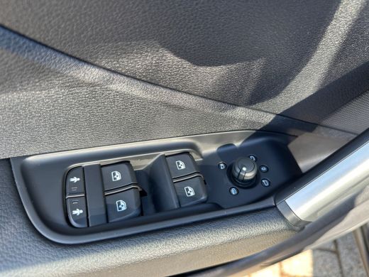 Audi Q2 35 TFSI Advanced edition App connect | Virtueel ActivLease financial lease