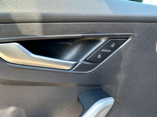 Audi Q2 35 TFSI Advanced edition App connect | Virtueel ActivLease financial lease