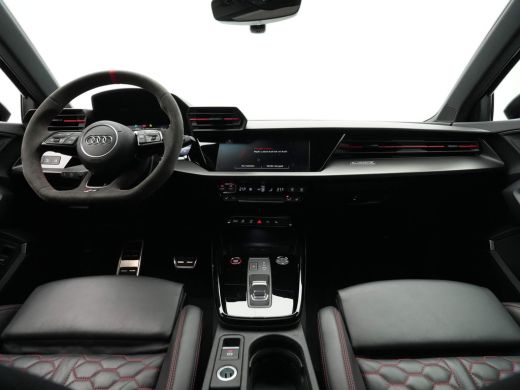 Audi RS3 Limousine 2.5 TFSI RS 3 Quattro Panorama B&O HuD Sportuitlaat 72 ActivLease financial lease