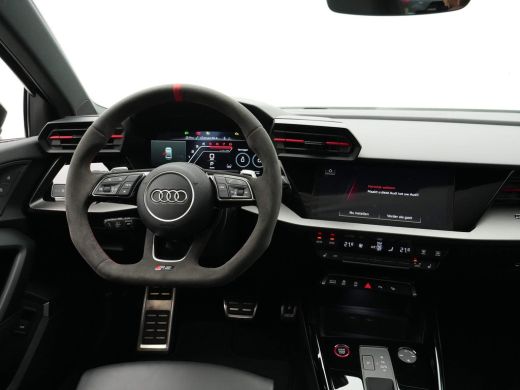 Audi RS3 Limousine 2.5 TFSI RS 3 Quattro Panorama B&O HuD Sportuitlaat 72 ActivLease financial lease