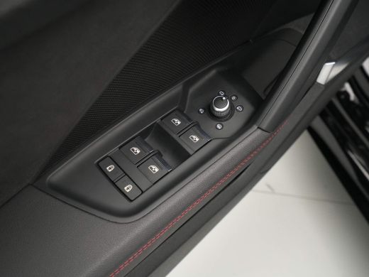 Audi RS3 Limousine 2.5 TFSI RS 3 Quattro Panorama B&O HuD Sportuitlaat 72 ActivLease financial lease