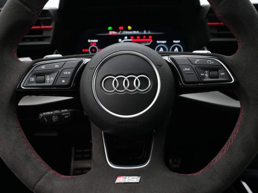 Audi RS3 Limousine 2.5 TFSI RS 3 Quattro Panorama B&O HuD Sportuitlaat 72 ActivLease financial lease