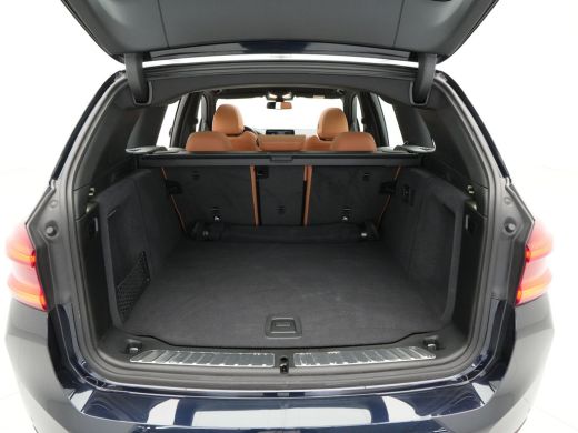 BMW iX3 High Executive 80 kWh 285pk Panorama Navigatie Trekhaak Stoelverwarming 115 ActivLease financial lease