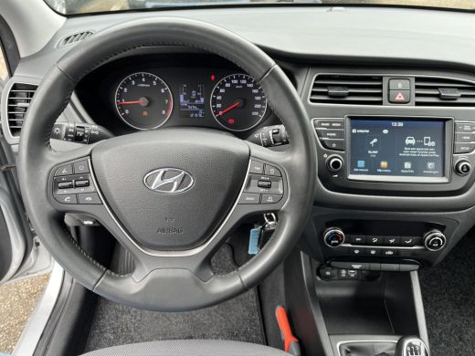 Hyundai i20 1.0 T-GDI Comfort | Rijklaarprijs! | Trekhaak | Camera | Apple Carplay/Android Auto  Climate Cont... ActivLease financial lease