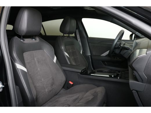 Opel Astra 1.2 Turbo Hybrid Ultimate 136 | Navi | Camera | Keyless | Panoramadak | Ad. Cruise control | Alca... ActivLease financial lease