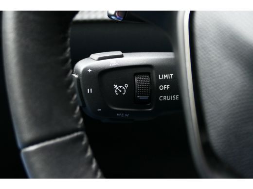 Peugeot 208 HYBRID 100PK ALLURE AUTOMAAT / NAVI / CLIMA / PDC / 16"LMV / CAMERA / FULL-LED / WINTERPAKKET / B... ActivLease financial lease