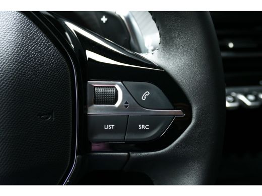 Peugeot 208 HYBRID 100PK ALLURE AUTOMAAT / NAVI / CLIMA / PDC / 16"LMV / CAMERA / FULL-LED / WINTERPAKKET / B... ActivLease financial lease