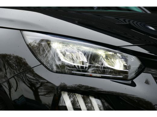 Peugeot 208 HYBRID 100PK ALLURE AUTOMAAT / NAVI / CLIMA / PDC / 16"LMV / CAMERA / FULL-LED / WINTERPAKKET / B... ActivLease financial lease