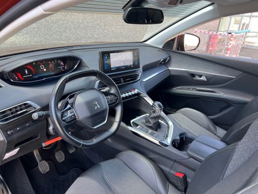 Peugeot 5008 1.2 130pk/H6/Allure/Nw Model/ 7-Pers./Trekhaak/Virtual/Led ActivLease financial lease