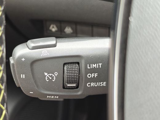 Peugeot e-2008 EV GT Pack 50 kWh | Achteruitrijcamera | Airco (automatisch) | Cruise control adaptief met Stop&G... ActivLease financial lease