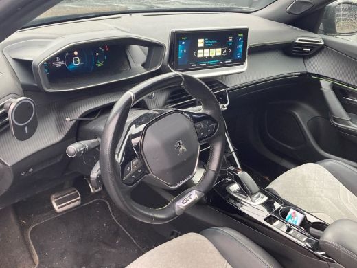 Peugeot e-2008 Peugeot EV GT Pack 50 kWh | Achteruitrijcamera | Airco (automatisch) | Cruise control adaptief me... ActivLease financial lease